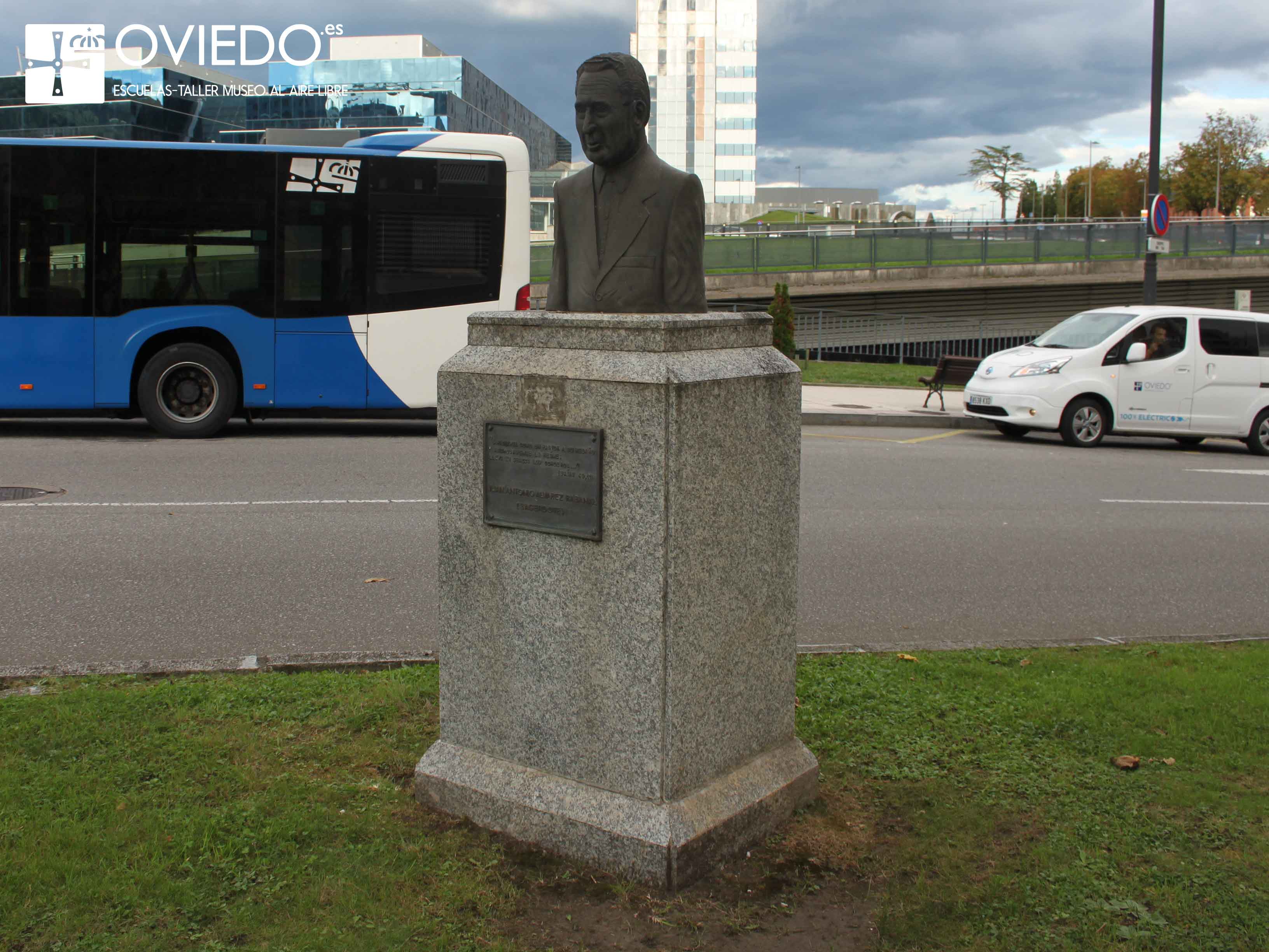 Escultura Busto de Juan Antonio Álvarez Rabanal